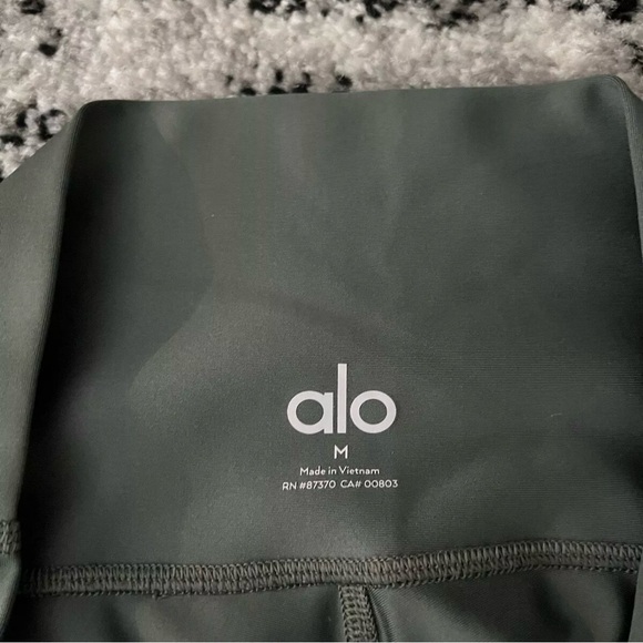 Alo Yoga 7/8 High-Waist Airlift Green Leggings Women's Size Medium - Picture 4 of 7